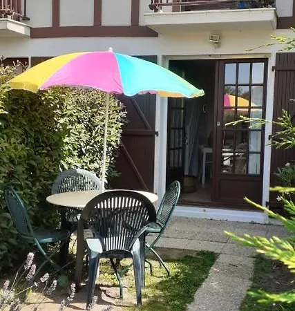 Triplex avec jardinet - wifi - à 400m de la plage Courseulles-sur-Mer Exterior foto