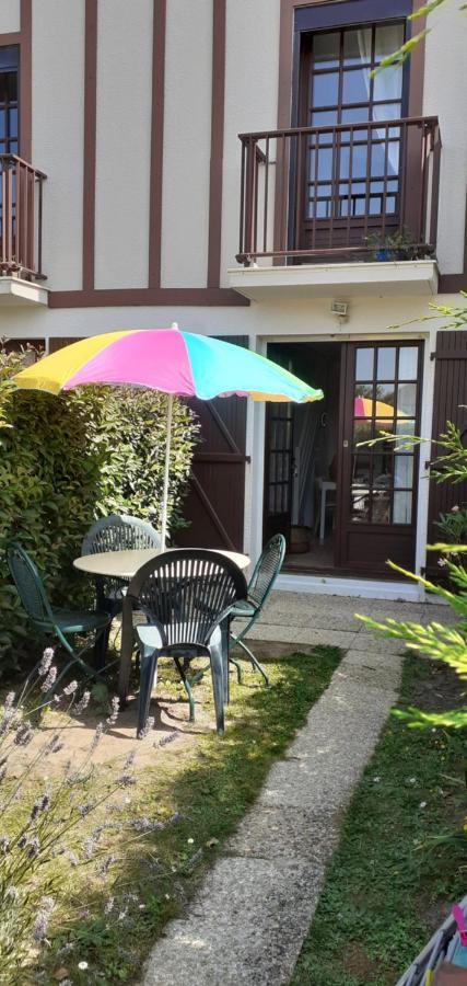 Triplex Avec Jardinet - Wifi - A 400m De La Courseulles-sur-Mer